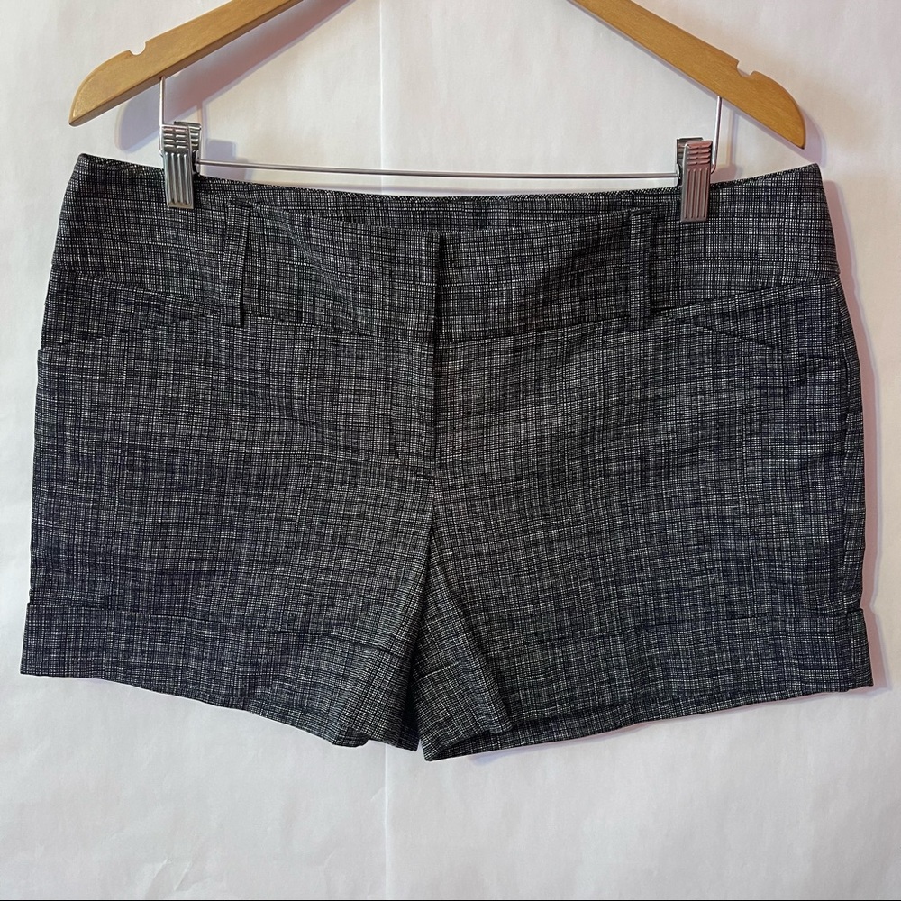 Express Design Studio Plaid Shorts Size 12 Gray Cuffed Hem NWT